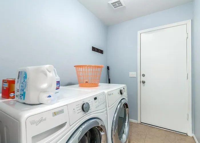 Holiday home Paloma Crush Near Cardinal Stadium & Football Fun Glendale