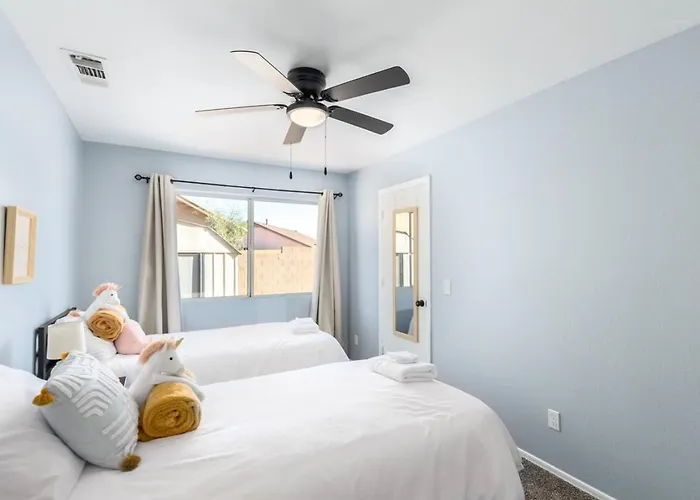 Holiday home Paloma Crush Near Cardinal Stadium & Football Fun
