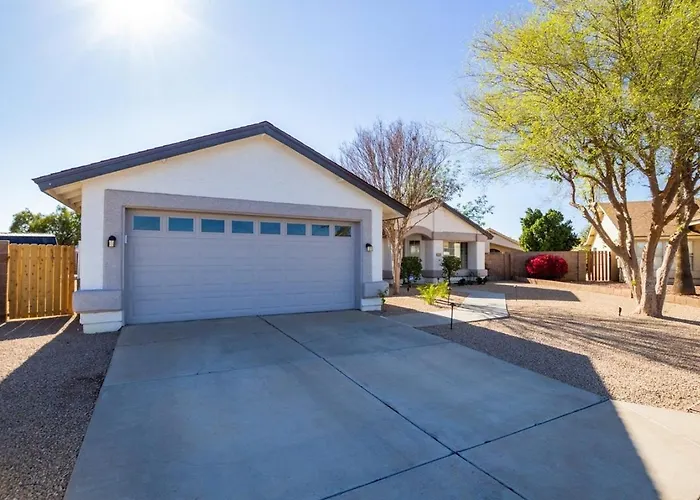Holiday home Paloma Crush Near Cardinal Stadium & Football Fun Glendale