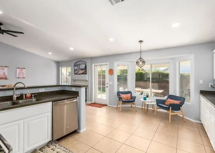 Holiday home Paloma Crush Near Cardinal Stadium & Football Fun Glendale