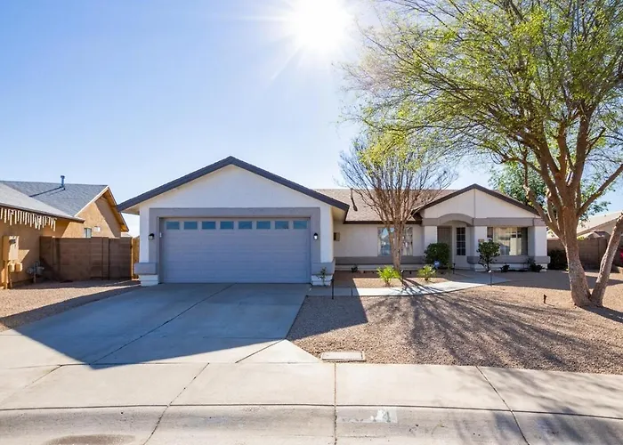 Holiday home Paloma Crush Near Cardinal Stadium & Football Fun *