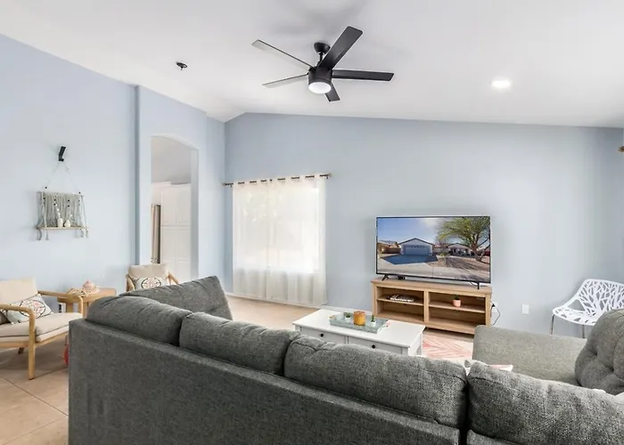 Paloma Crush Near Cardinal Stadium & Football Fun Holiday home *
