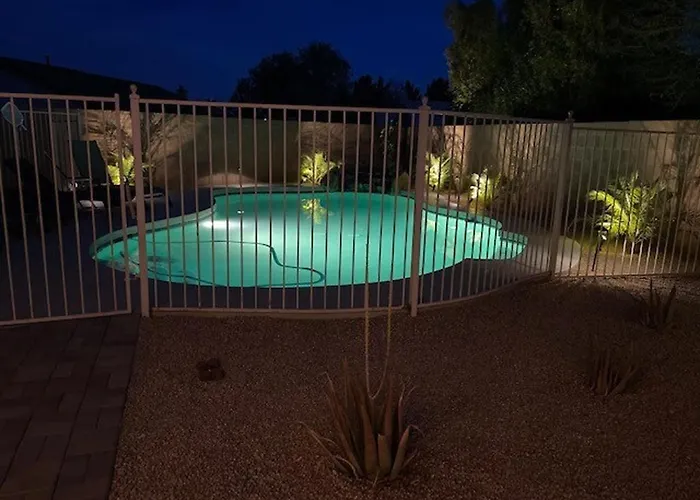 Paloma Crush Near Cardinal Stadium & Football Fun Holiday home